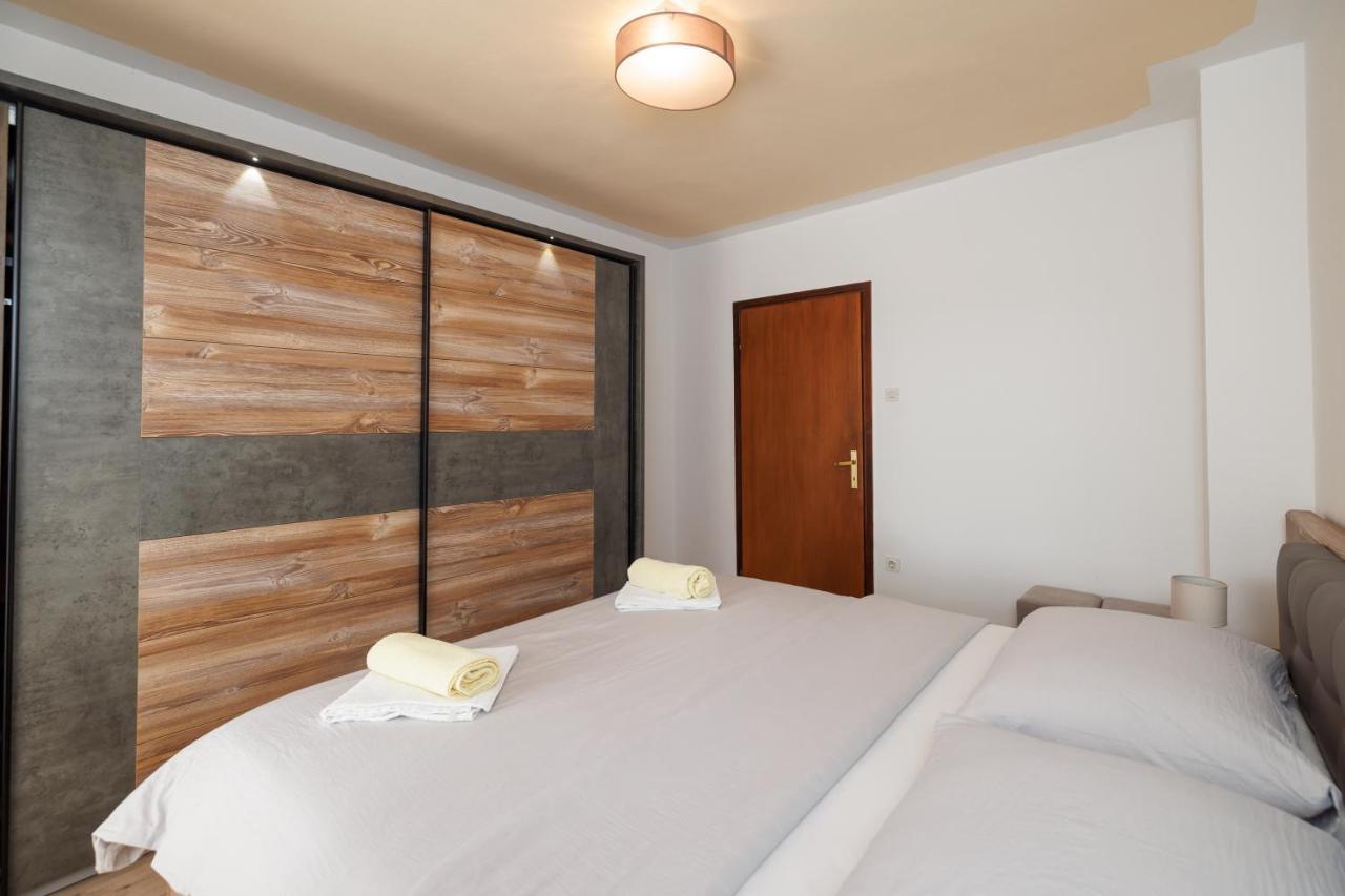 Spacious And Modern App With Big Terrace Malinska Ngoại thất bức ảnh