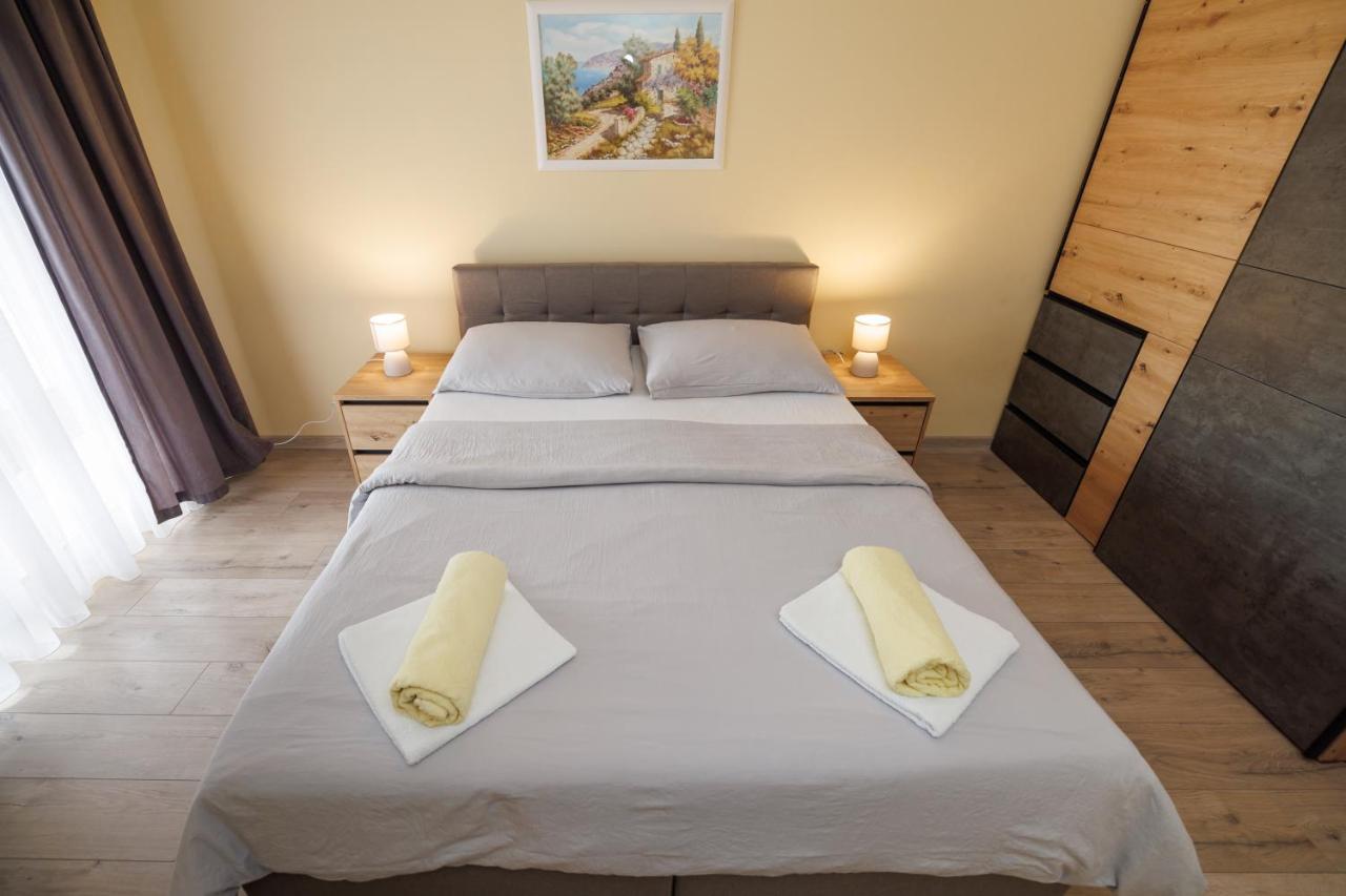 Spacious And Modern App With Big Terrace Malinska Ngoại thất bức ảnh