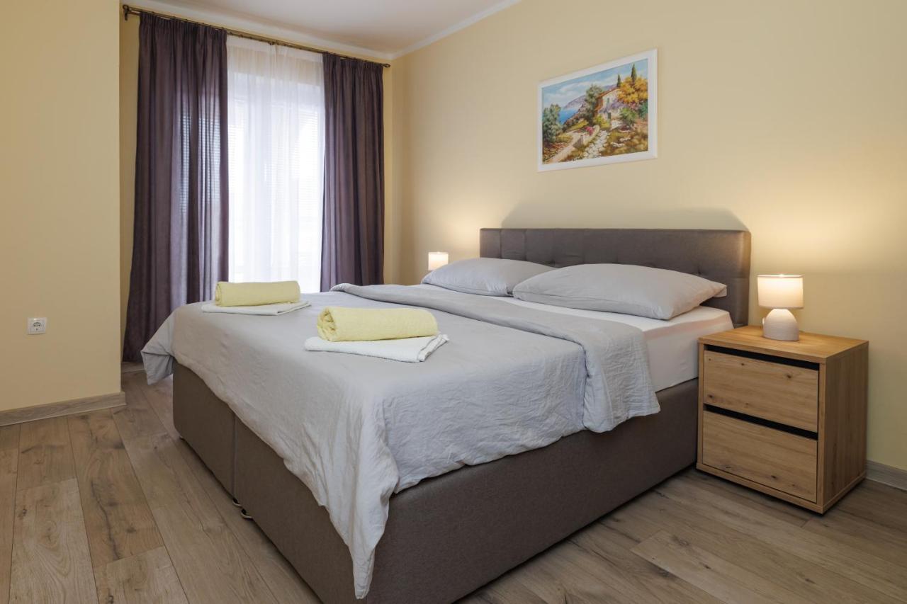 Spacious And Modern App With Big Terrace Malinska Ngoại thất bức ảnh